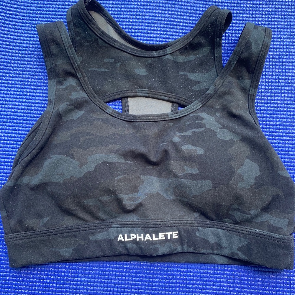 Alphalete sports bra